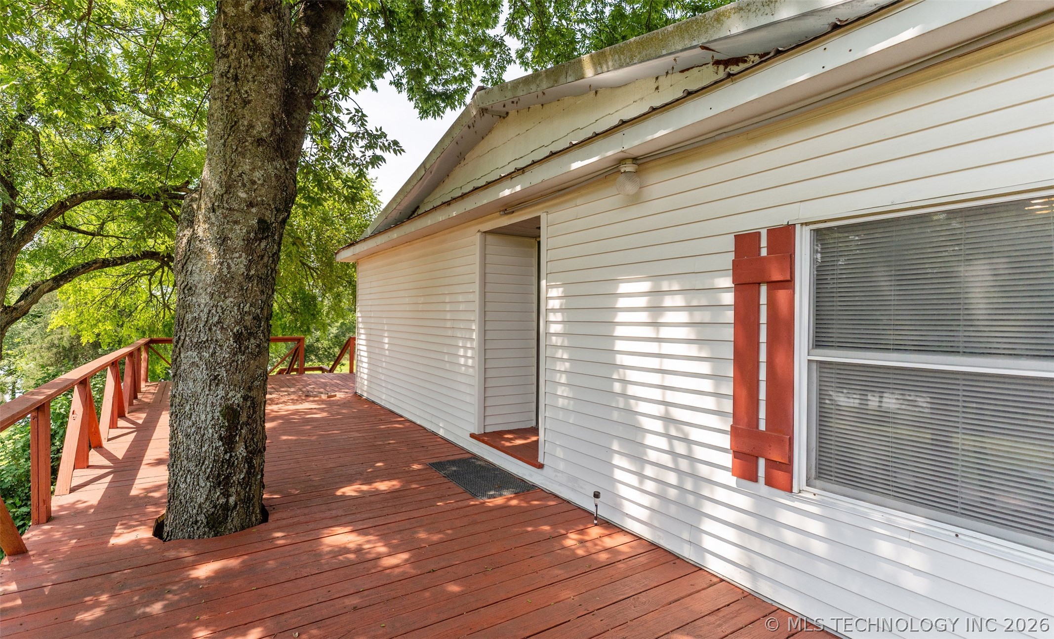 5038 E 422 Road Property Photo 2