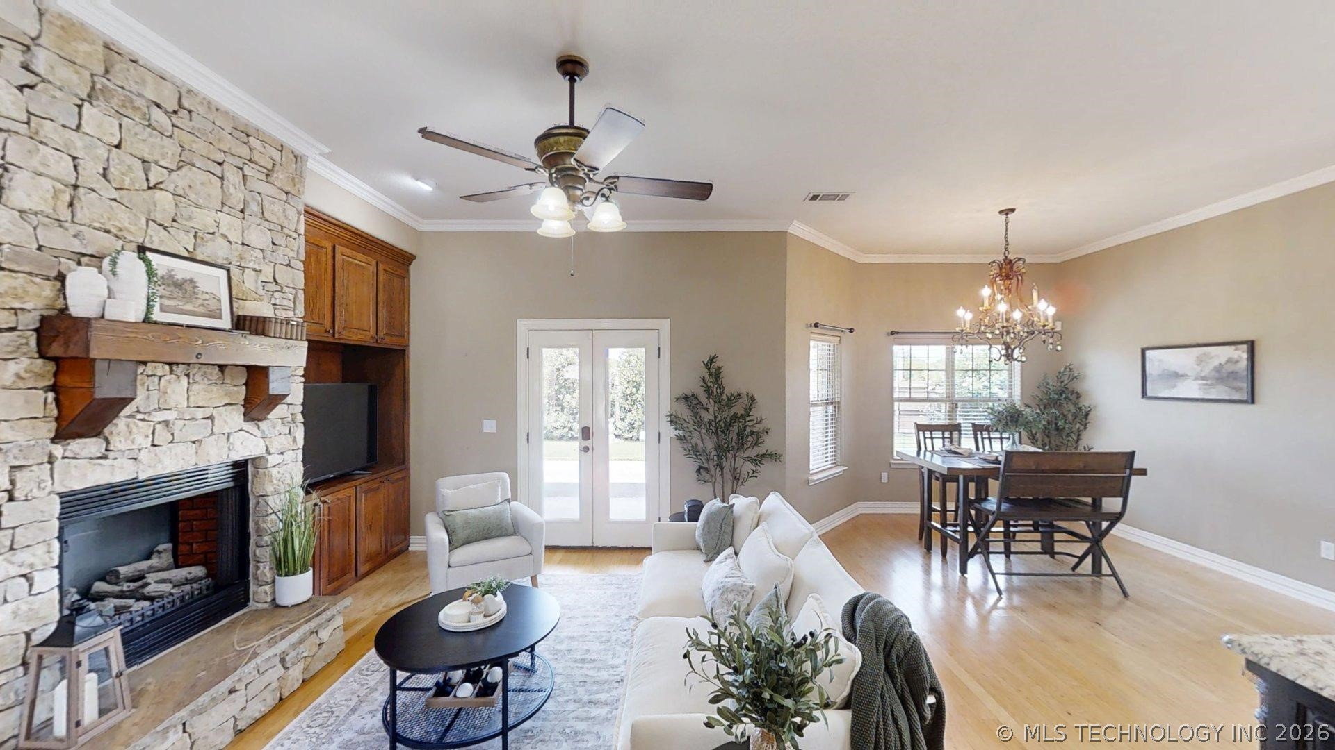 401 Wandering Way Property Photo 13