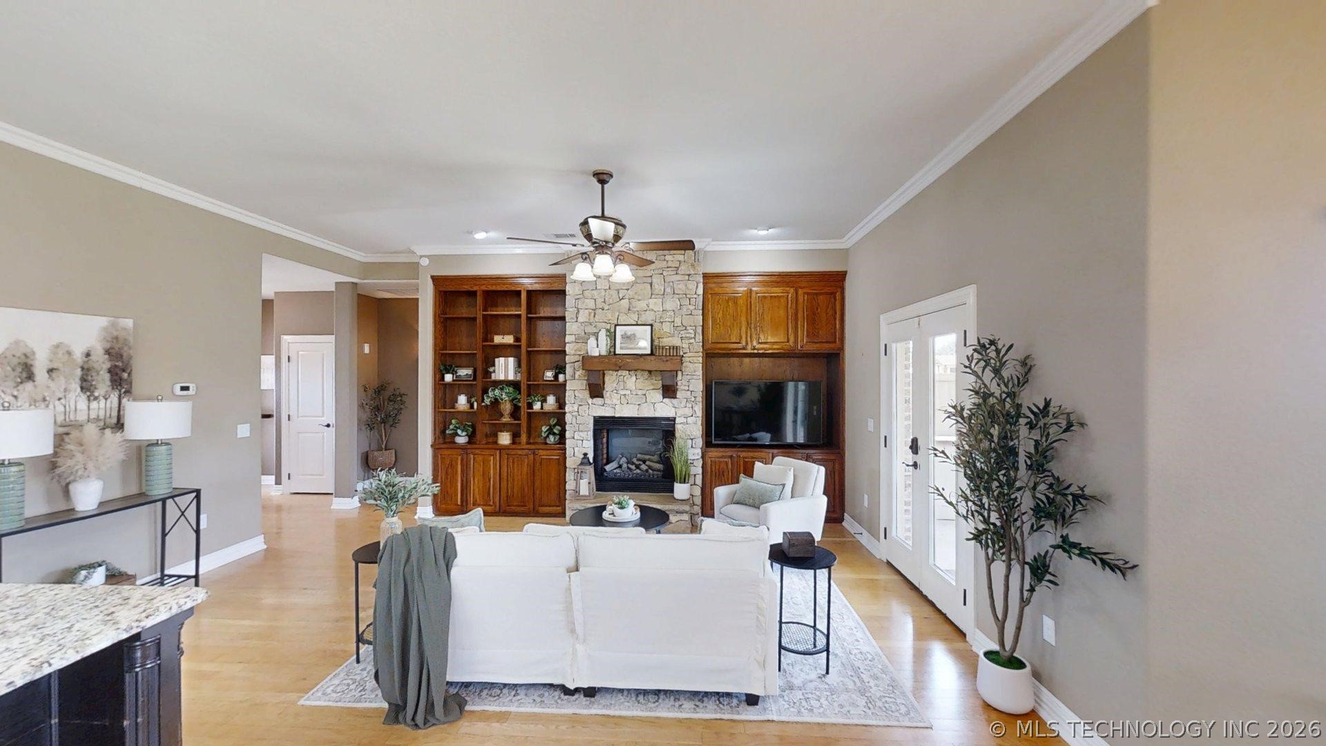 401 Wandering Way Property Photo 14