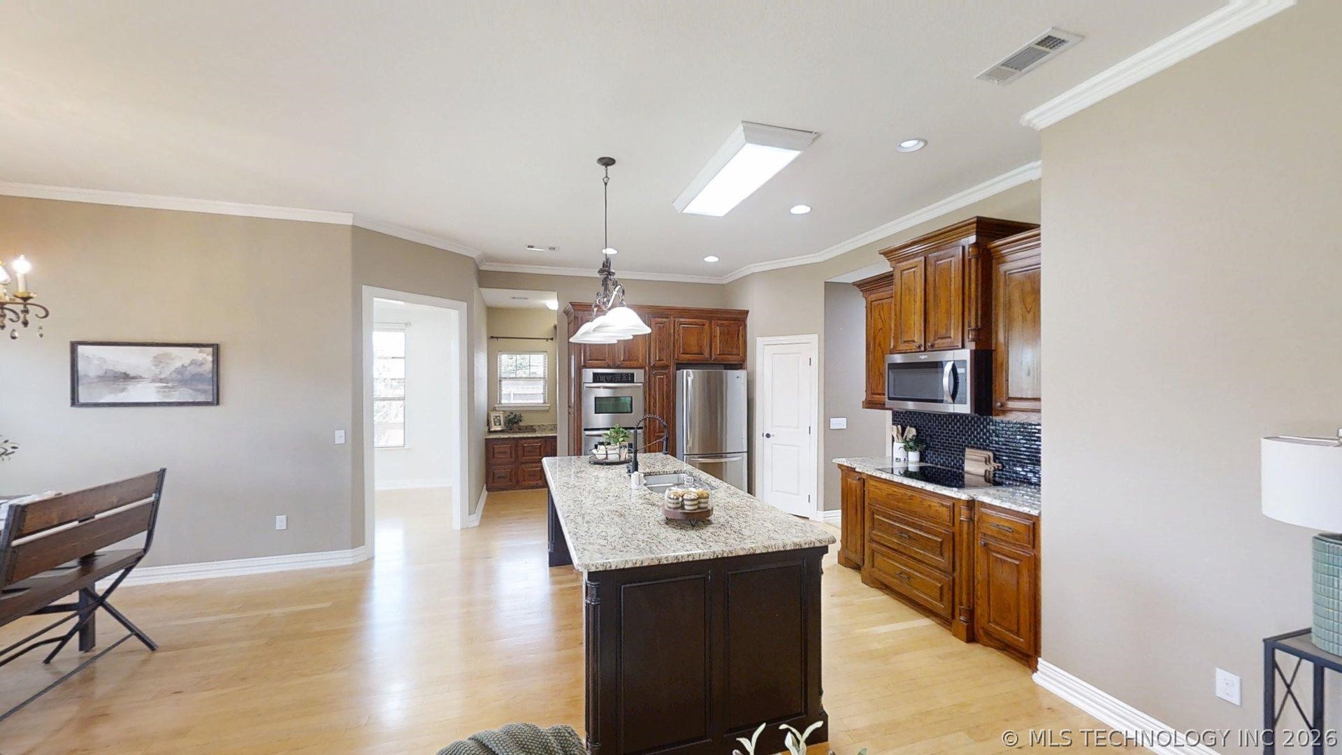 401 Wandering Way Property Photo 17
