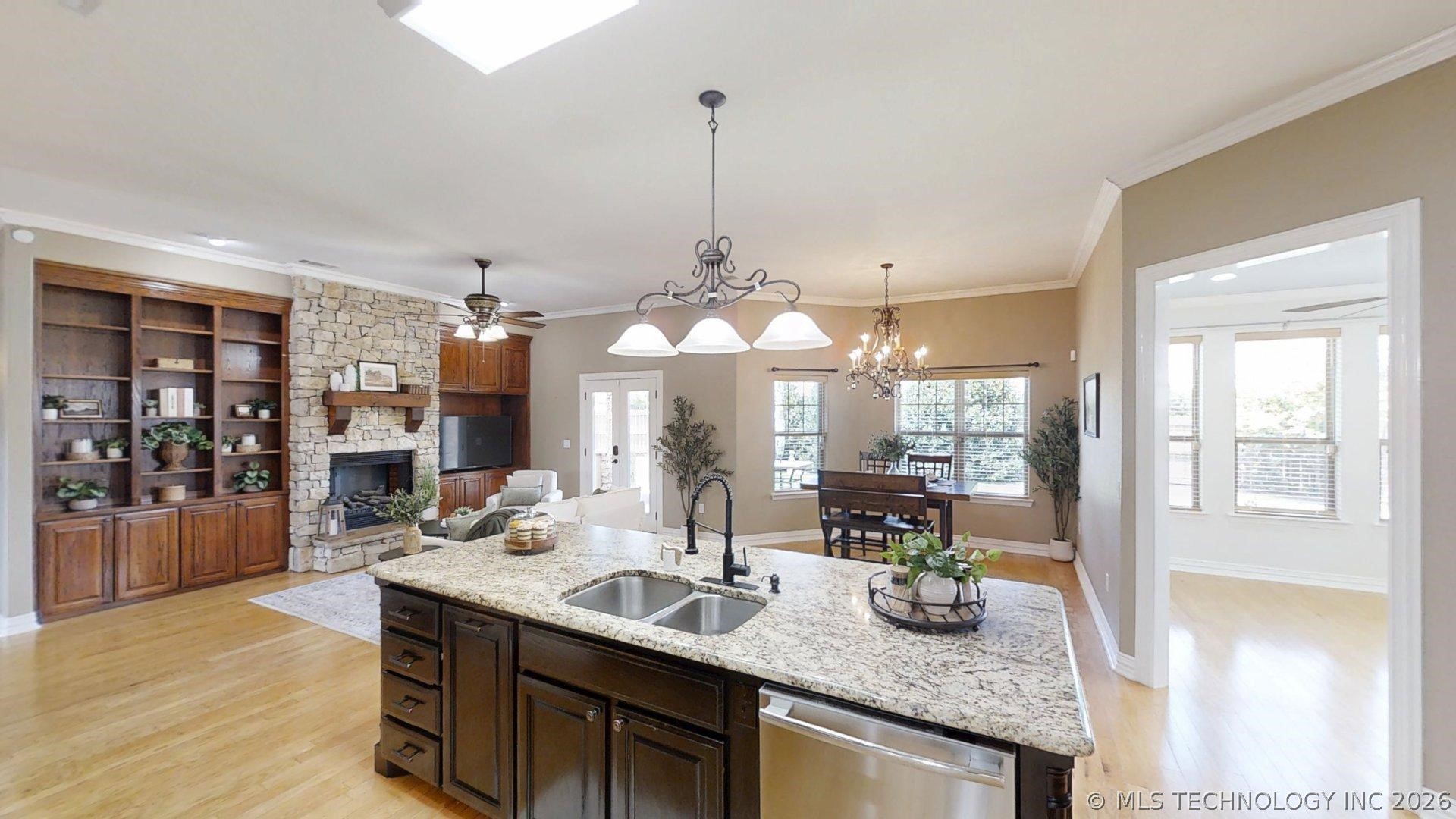 401 Wandering Way Property Photo 18