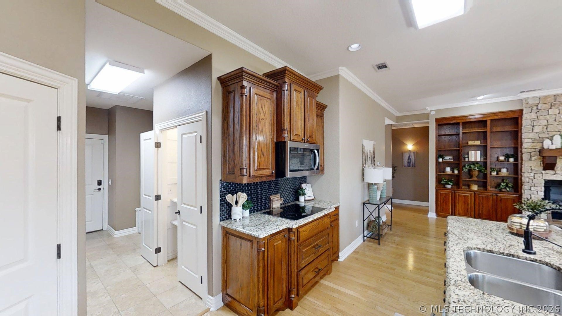 401 Wandering Way Property Photo 21