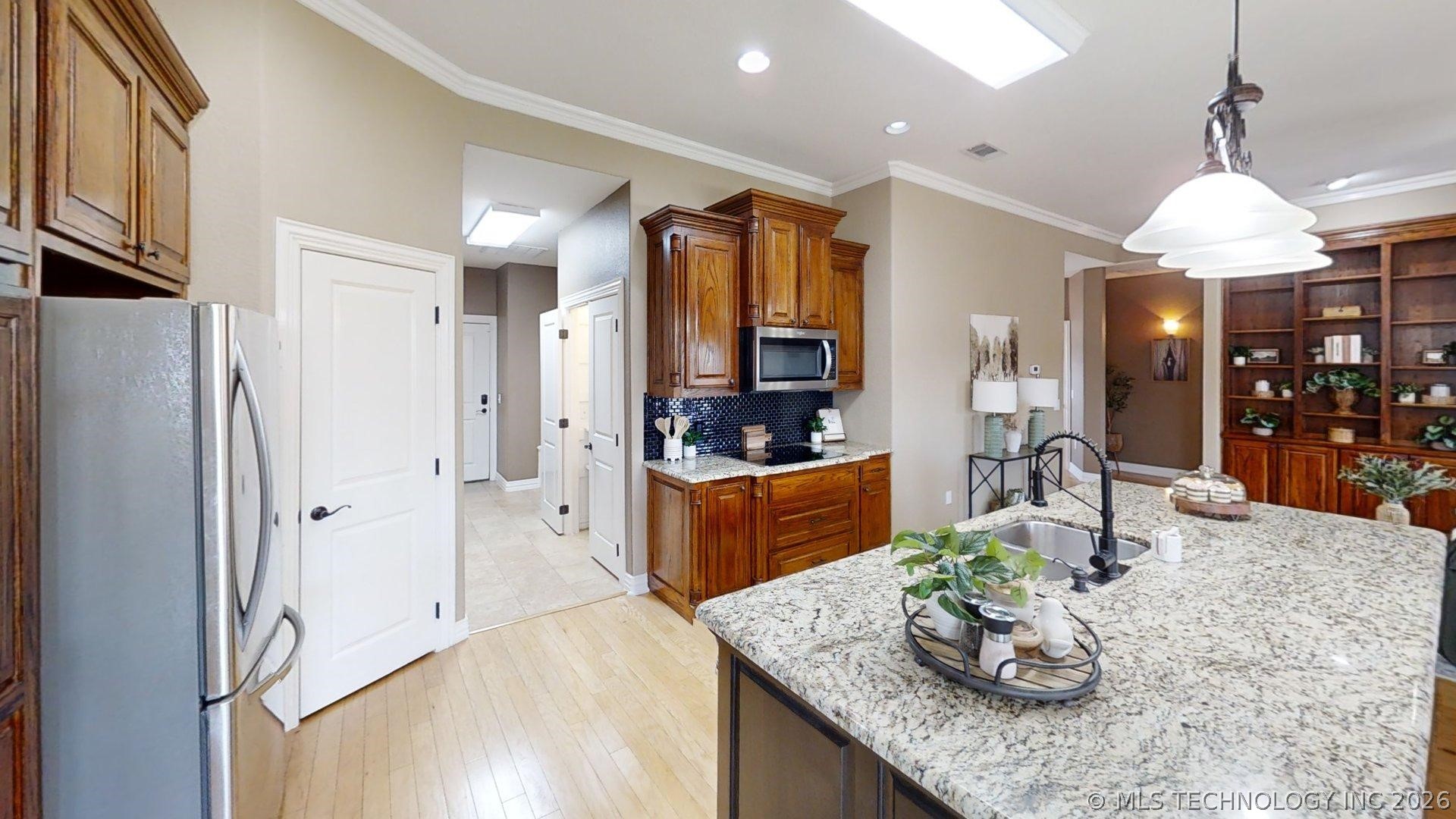 401 Wandering Way Property Photo 24