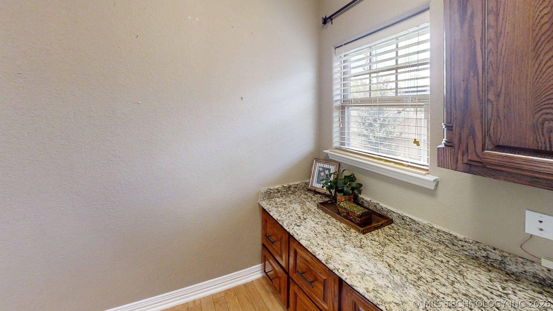 401 Wandering Way Property Photo 31
