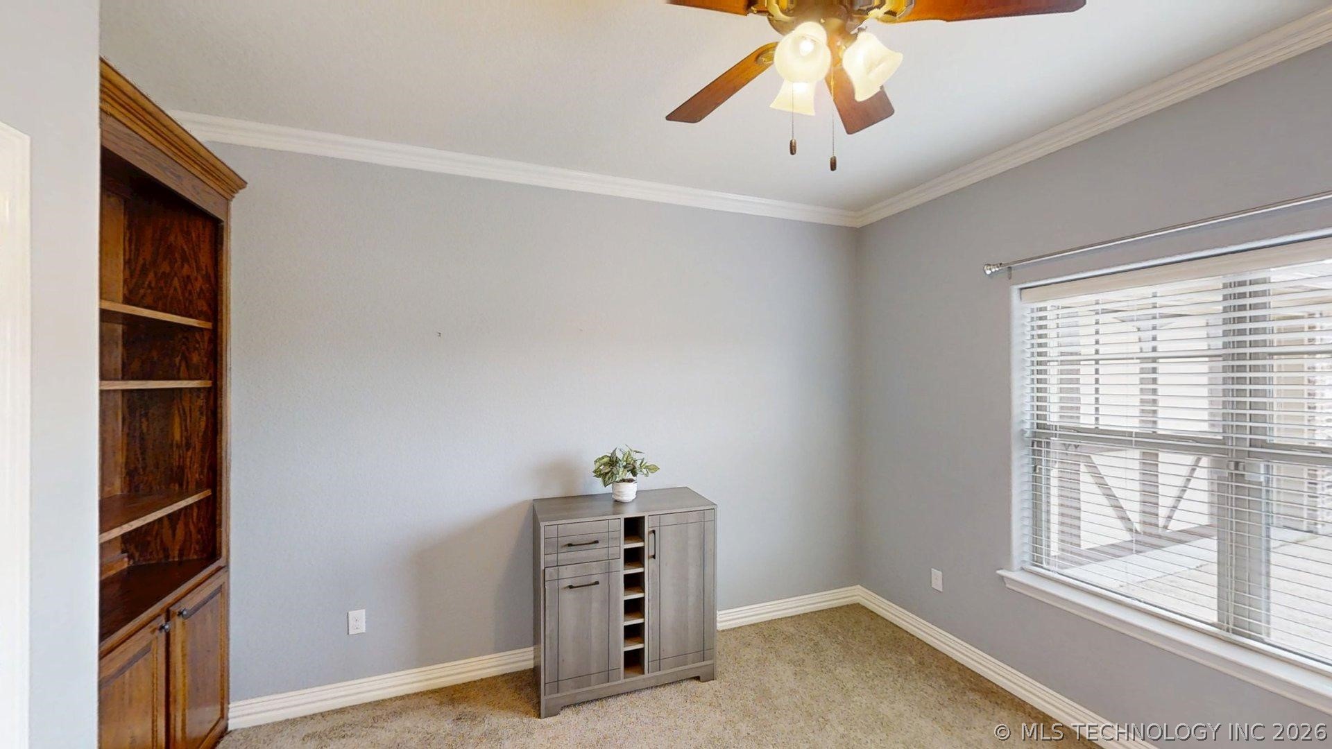 401 Wandering Way Property Photo 37