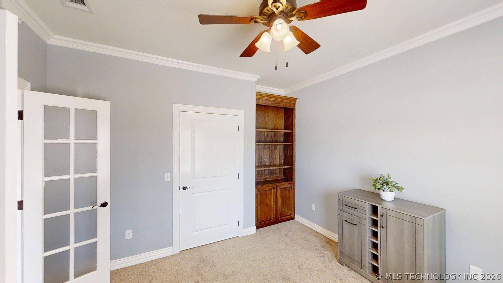 401 Wandering Way Property Photo 38
