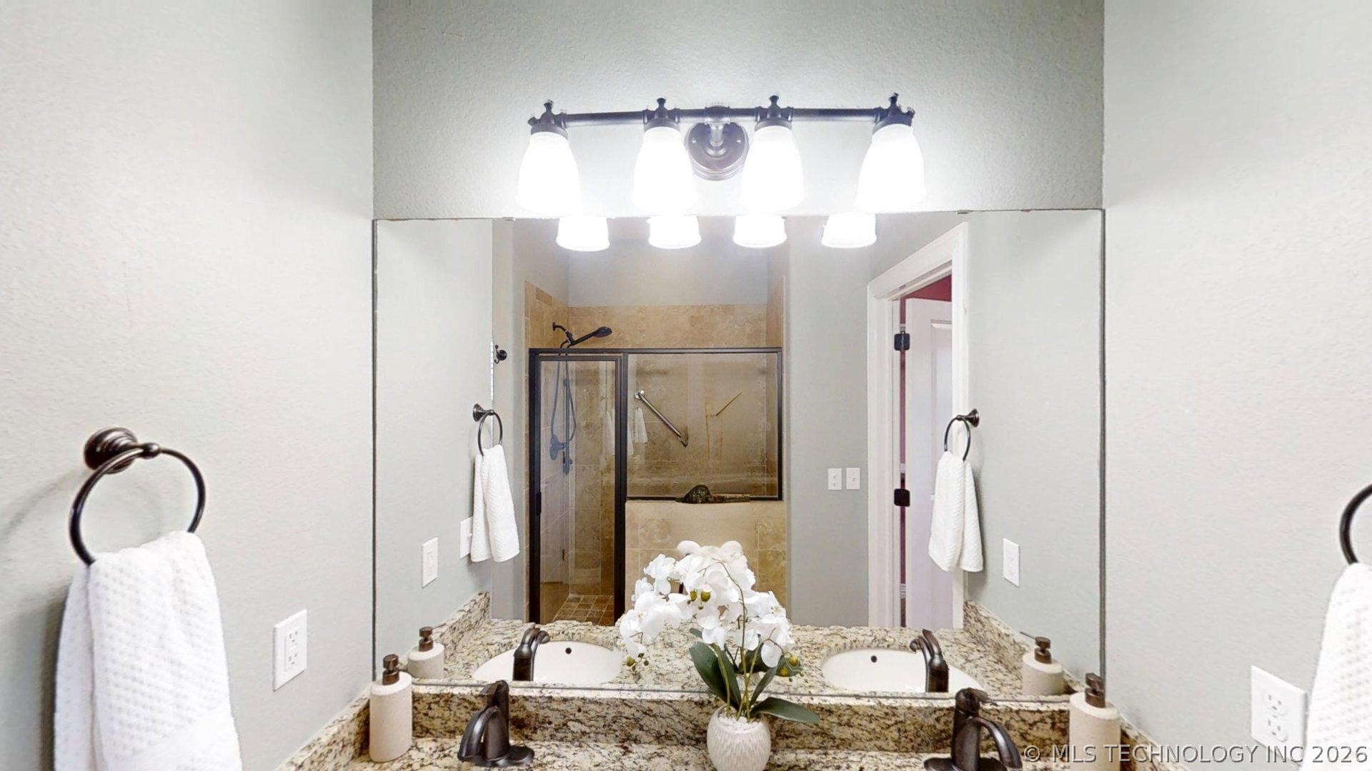 401 Wandering Way Property Photo 46