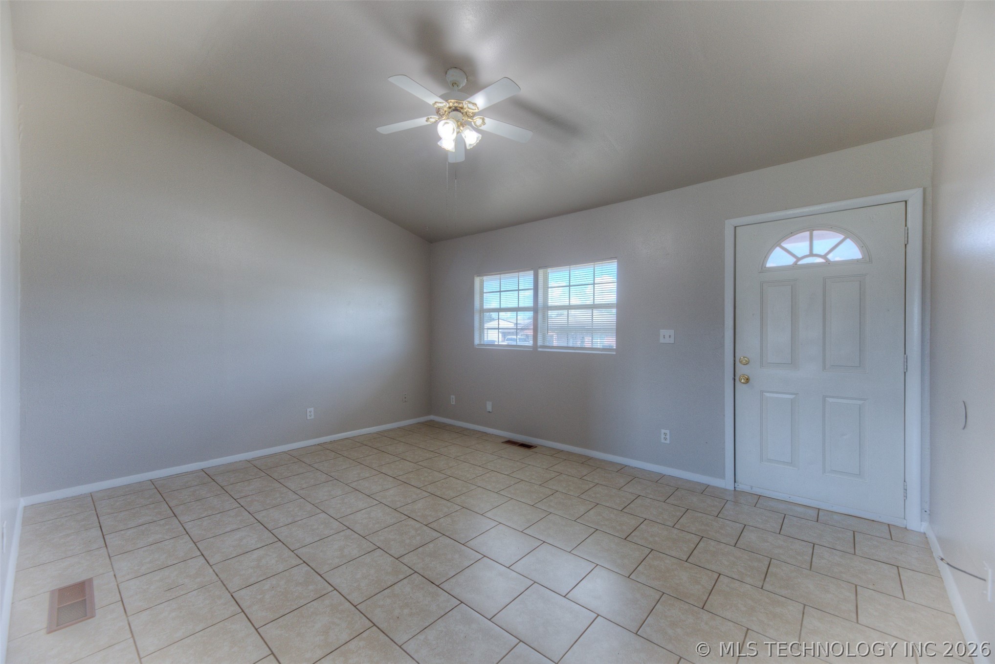 11737 N 194th East Avenue Property Photo 4