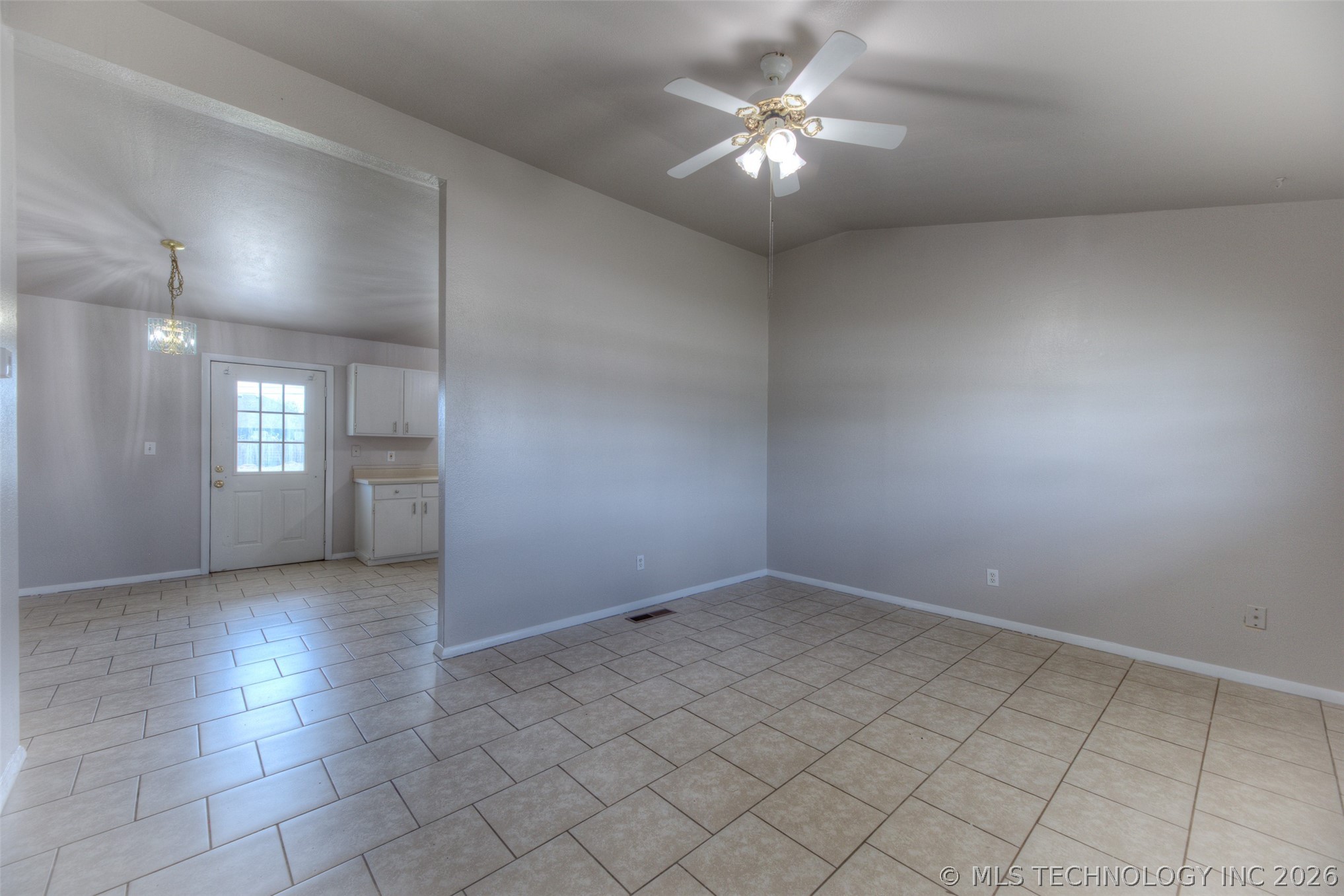 11737 N 194th East Avenue Property Photo 5