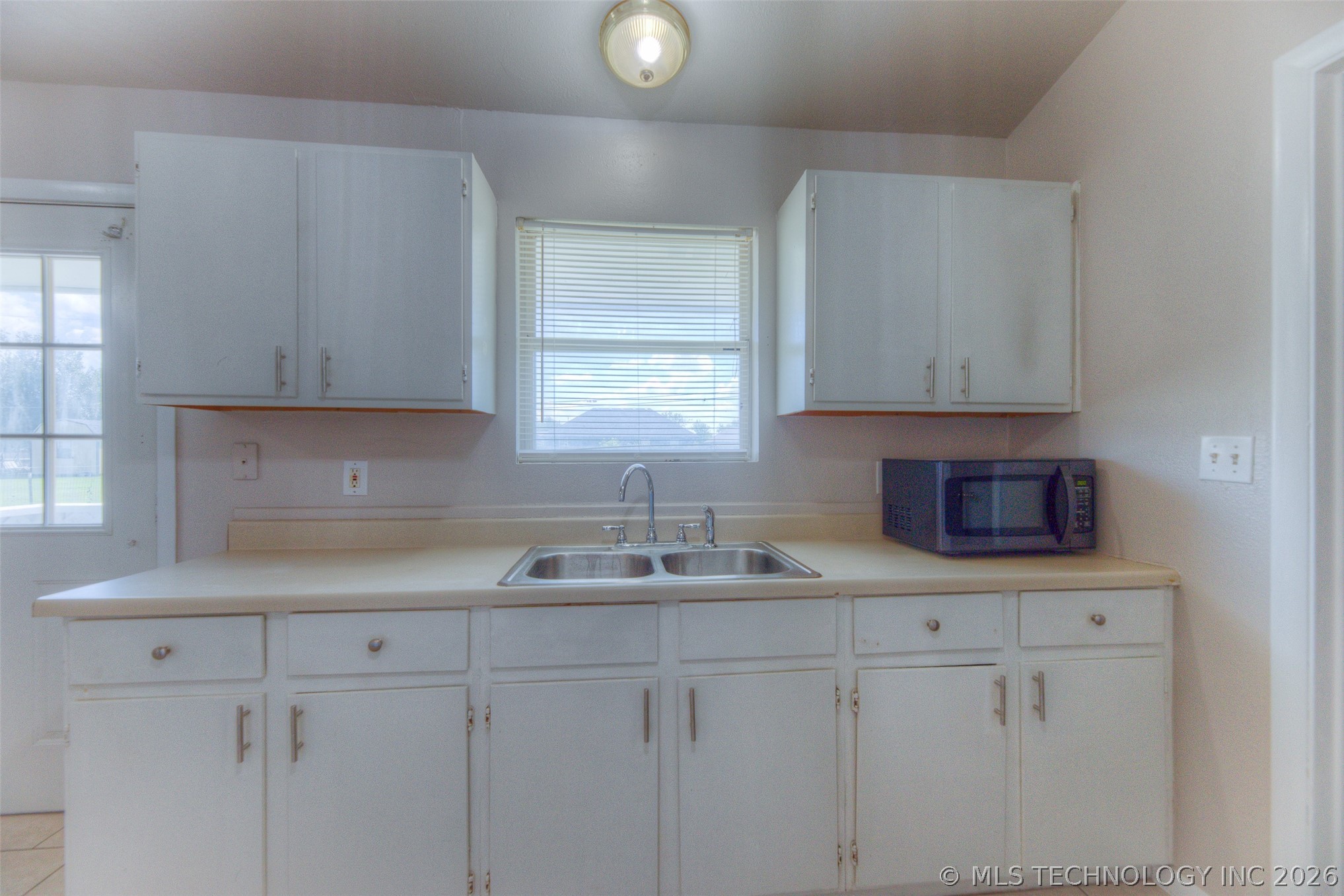 11737 N 194th East Avenue Property Photo 10