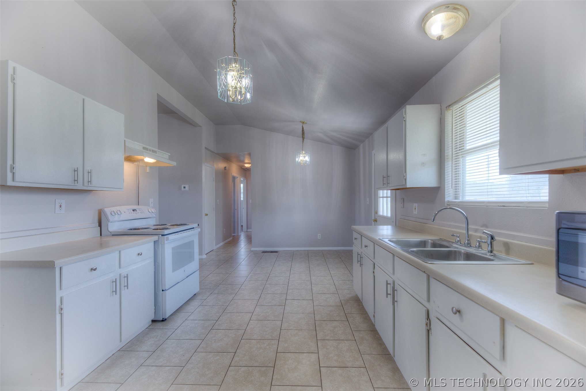 11737 N 194th East Avenue Property Photo 12