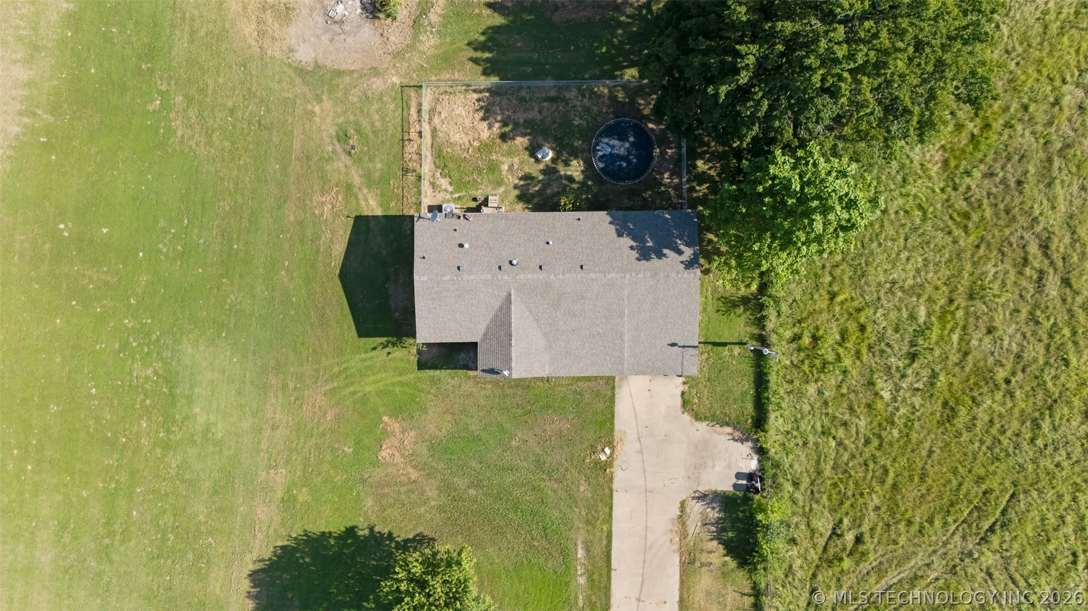 455 W 10th Avenue Property Photo 6