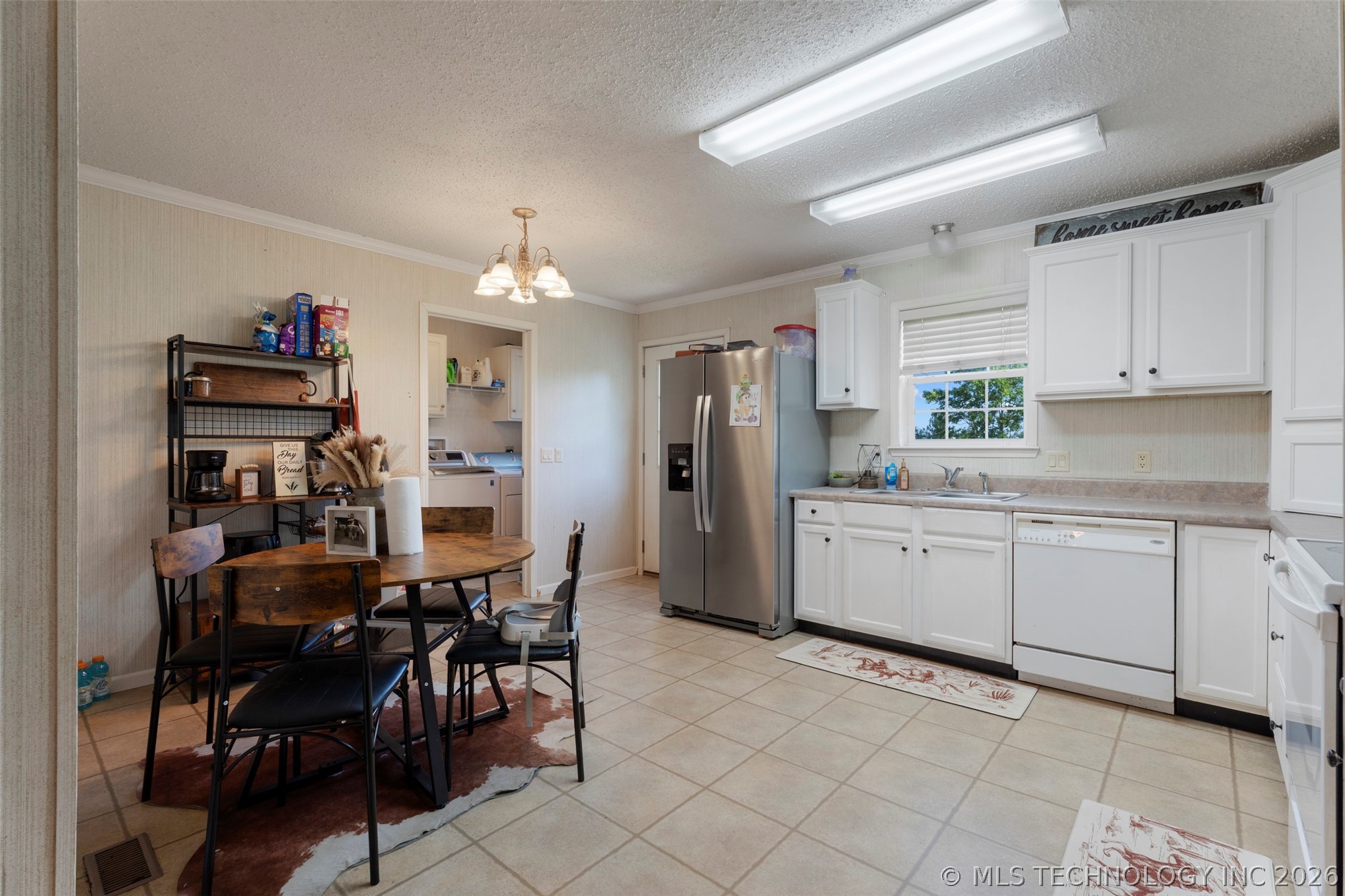 455 W 10th Avenue Property Photo 18
