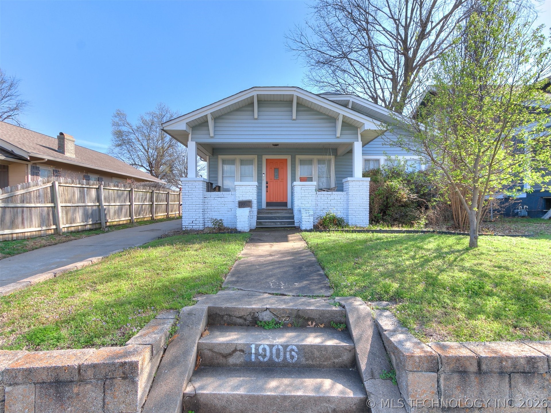 1906 E 13th Street Property Photo 1