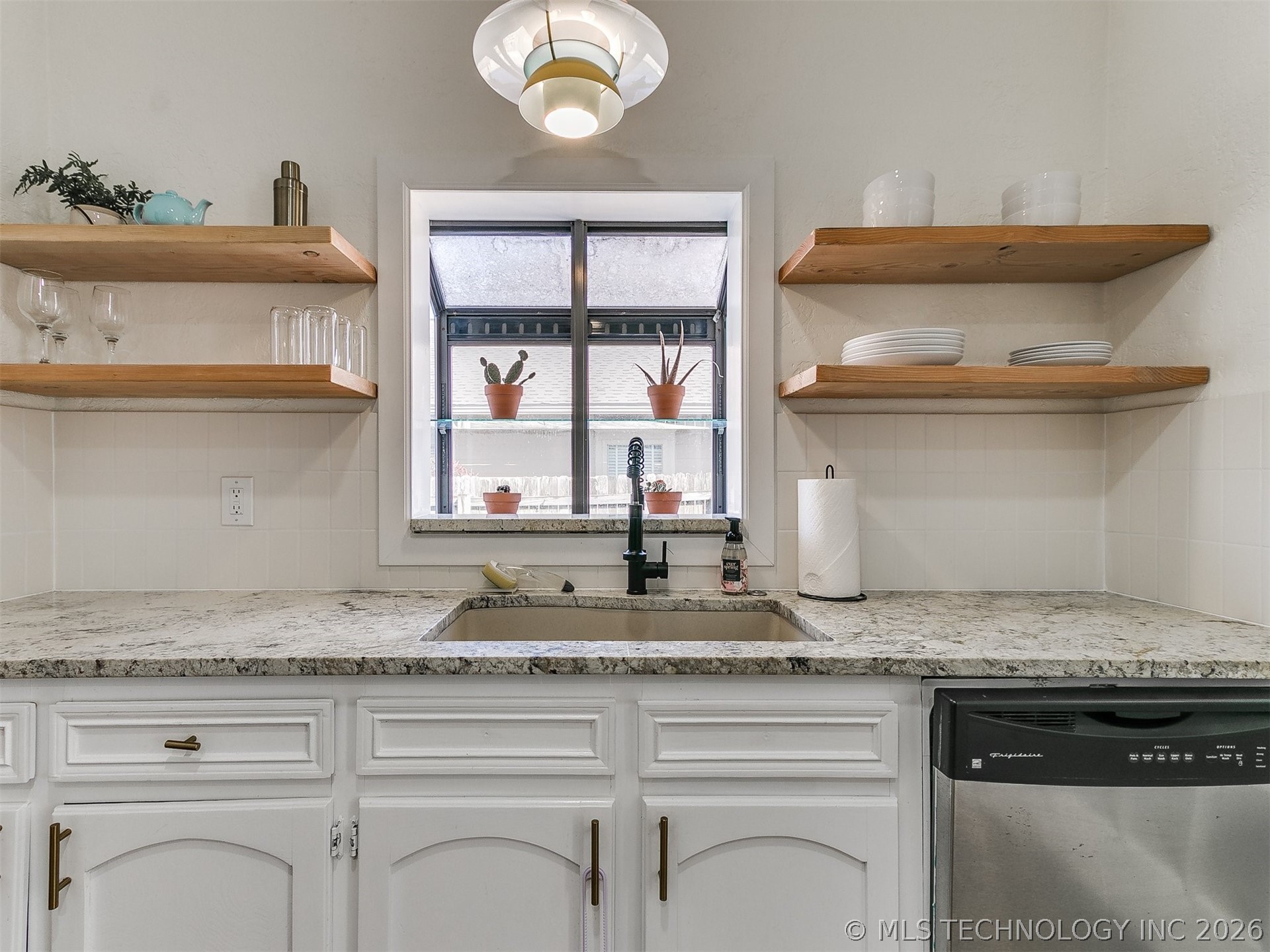 1906 E 13th Street Property Photo 17