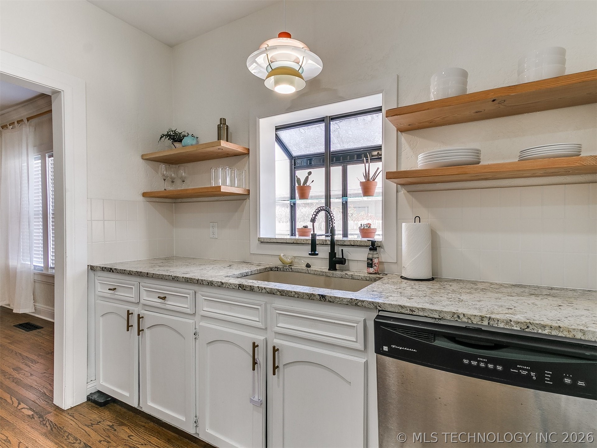 1906 E 13th Street Property Photo 18