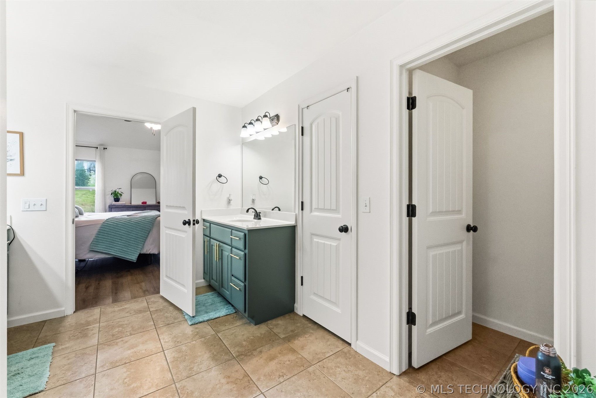 8426 N 76th East Avenue Property Photo 18