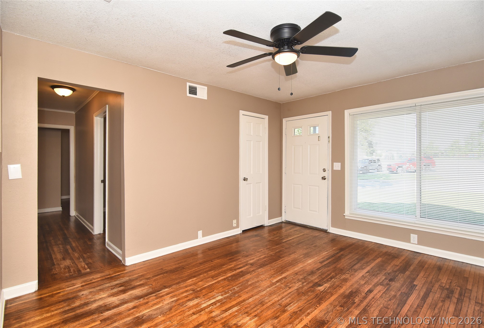 1035 N 68th East Avenue Property Photo 10