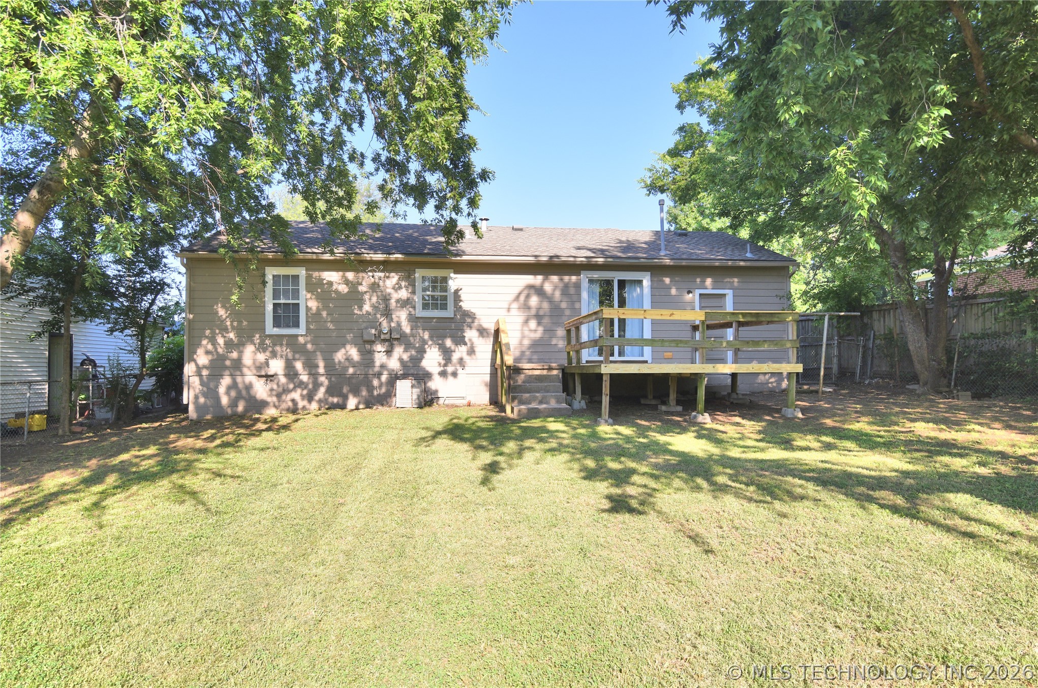 1035 N 68th East Avenue Property Photo 27