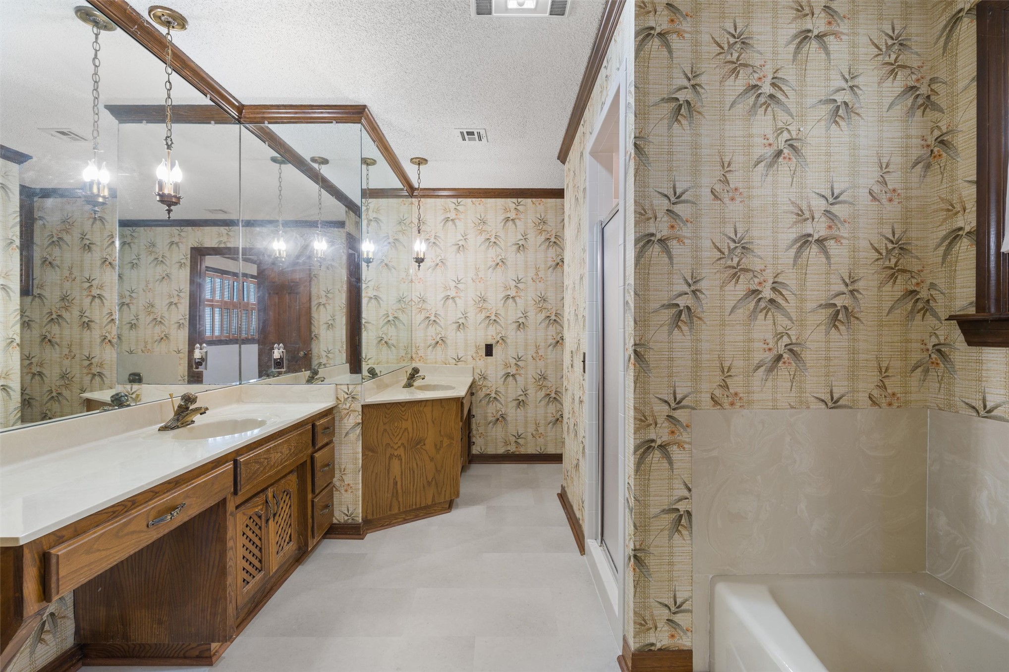 2508 Chapel Hill Property Photo 12
