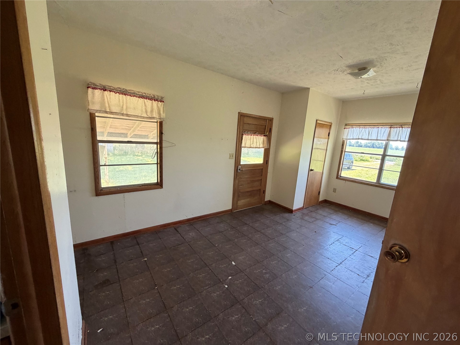 615 E 460 Property Photo 2