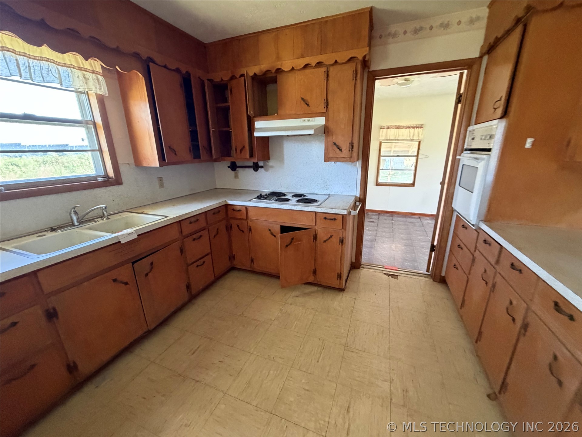 615 E 460 Property Photo 3