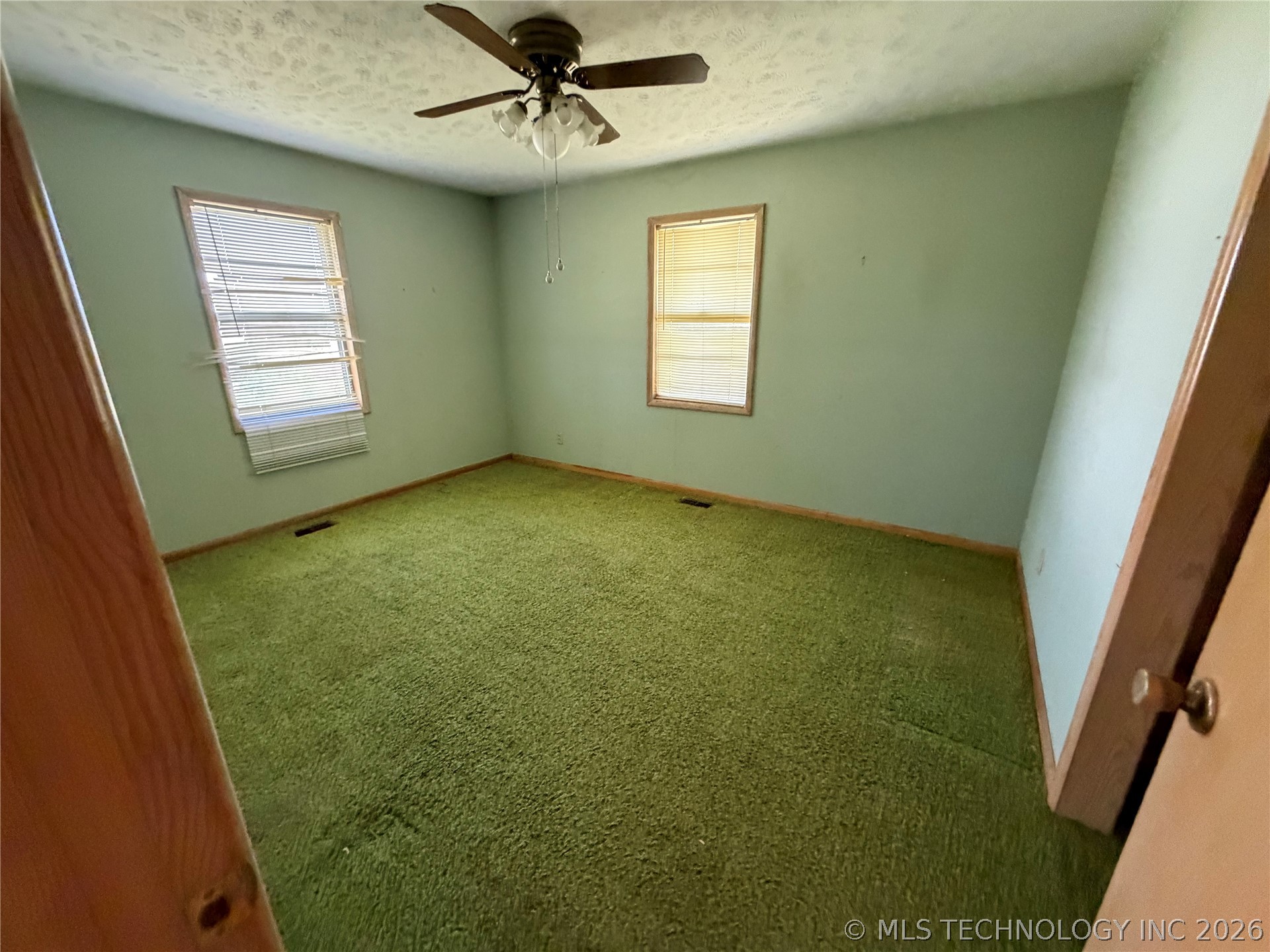 615 E 460 Property Photo 5