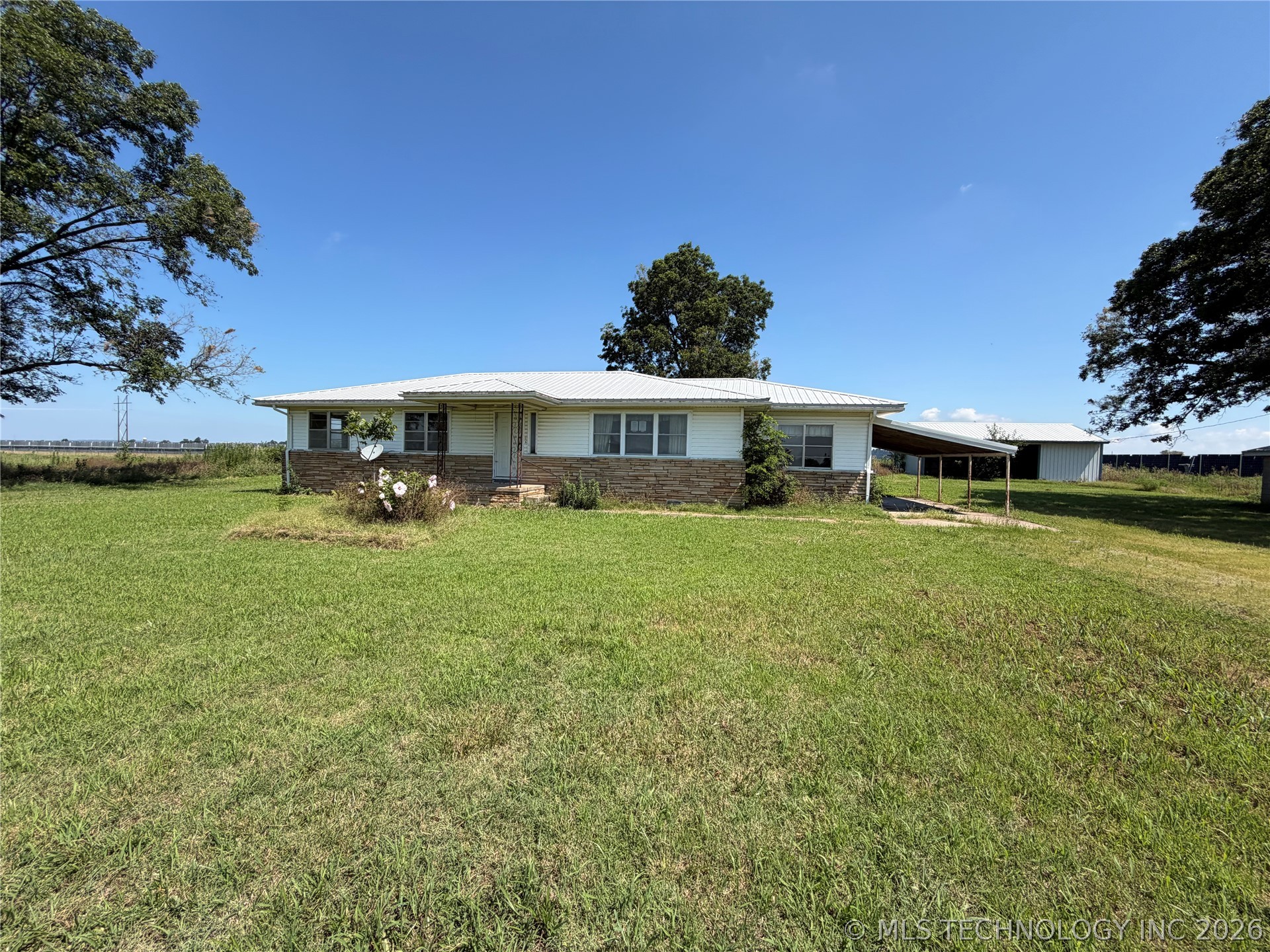 615 E 460 Property Photo 10