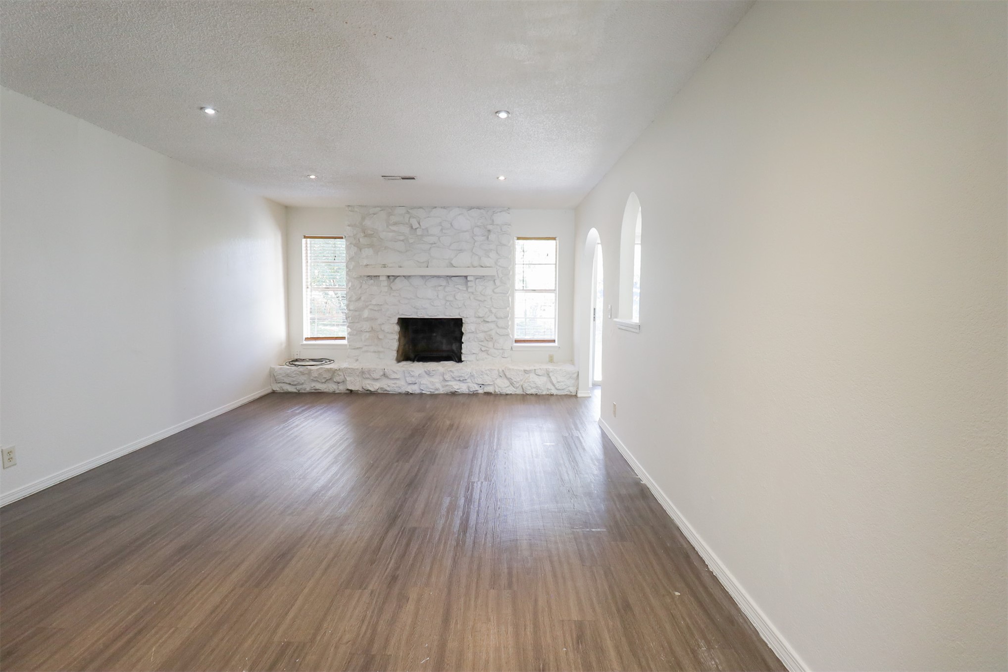 1628 S Sycamore Avenue Property Photo 2