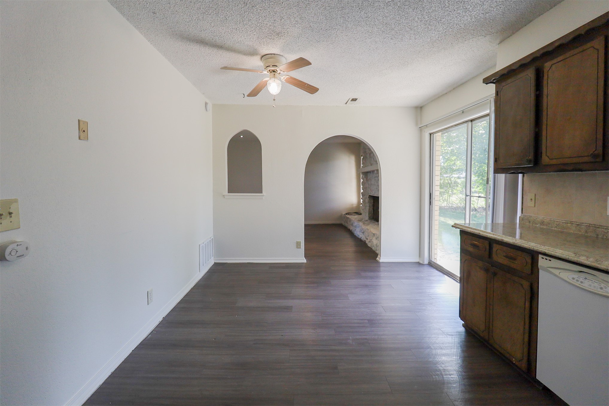 1628 S Sycamore Avenue Property Photo 4