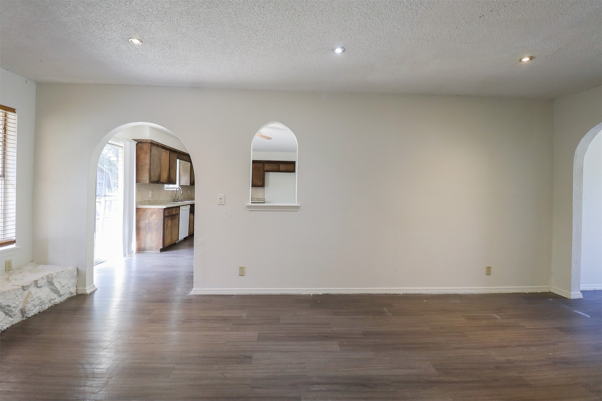 1628 S Sycamore Avenue Property Photo 5