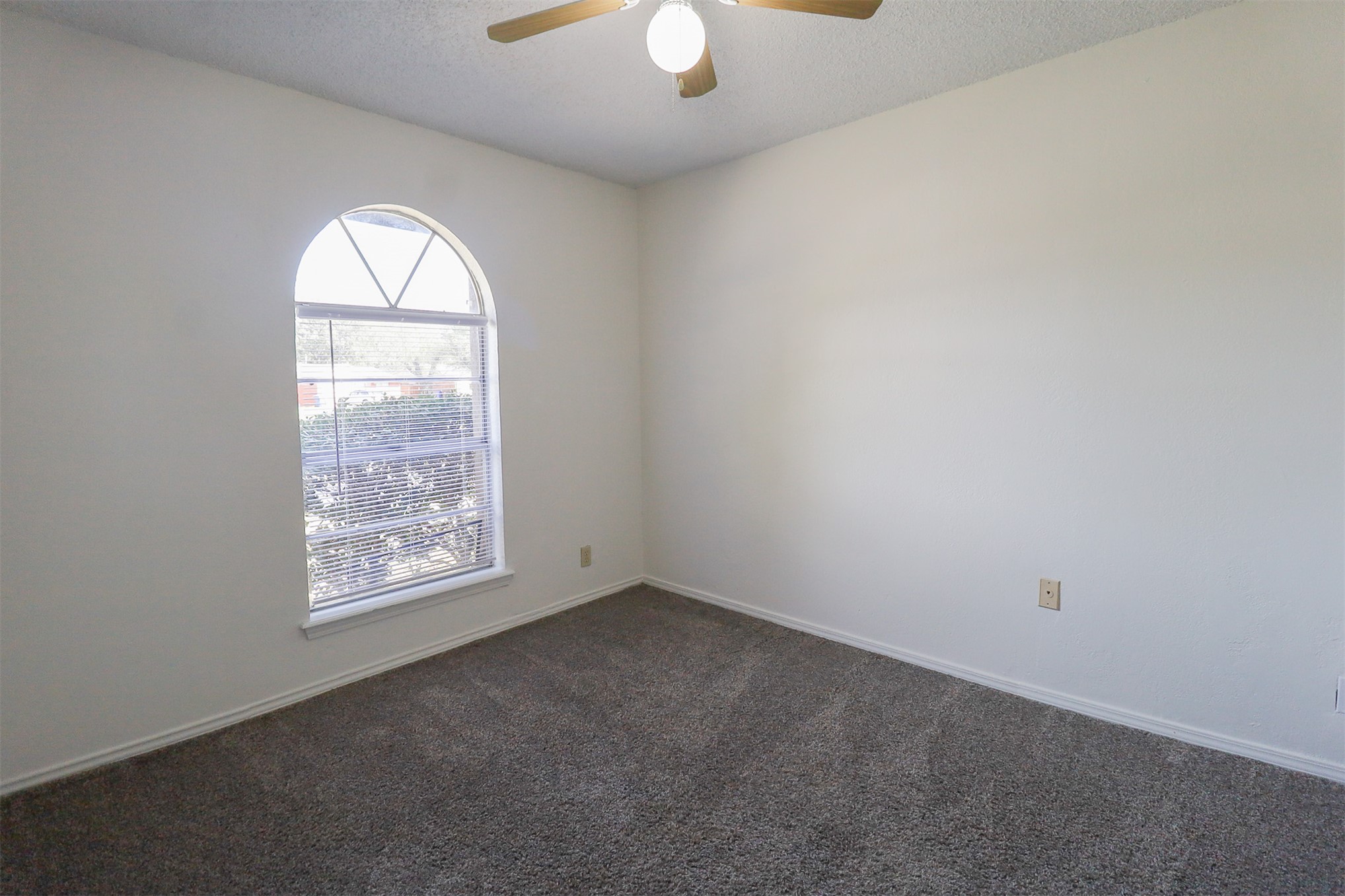 1628 S Sycamore Avenue Property Photo 10