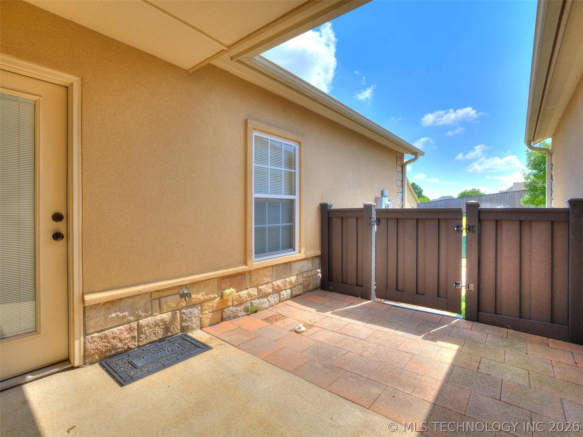 513 S Desert Palm Avenue Property Photo 9