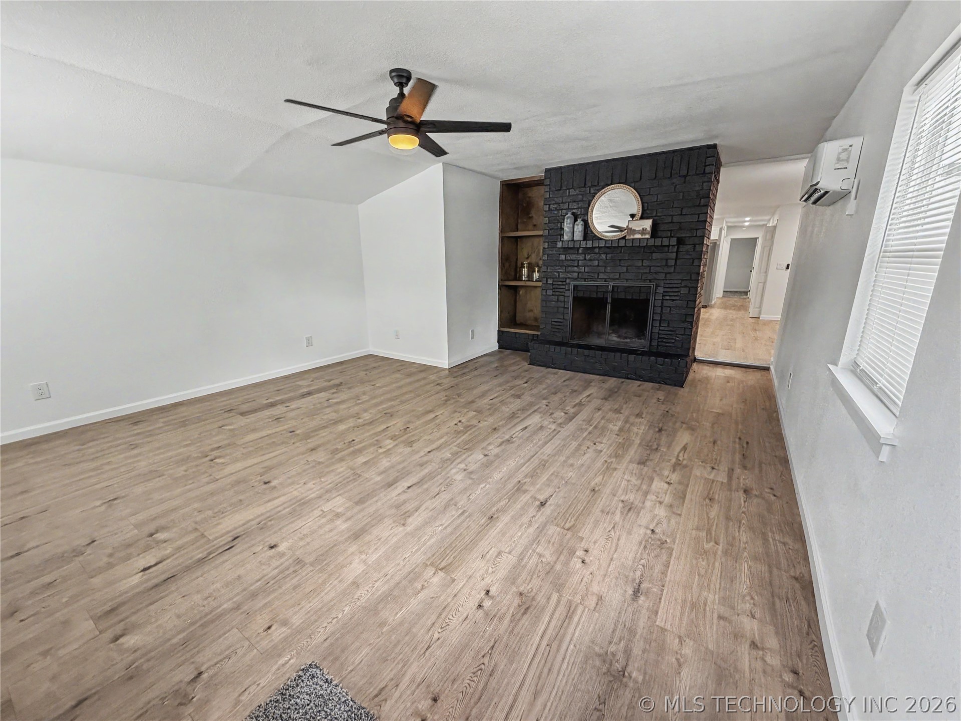 226 E Cedar Street Property Photo 2