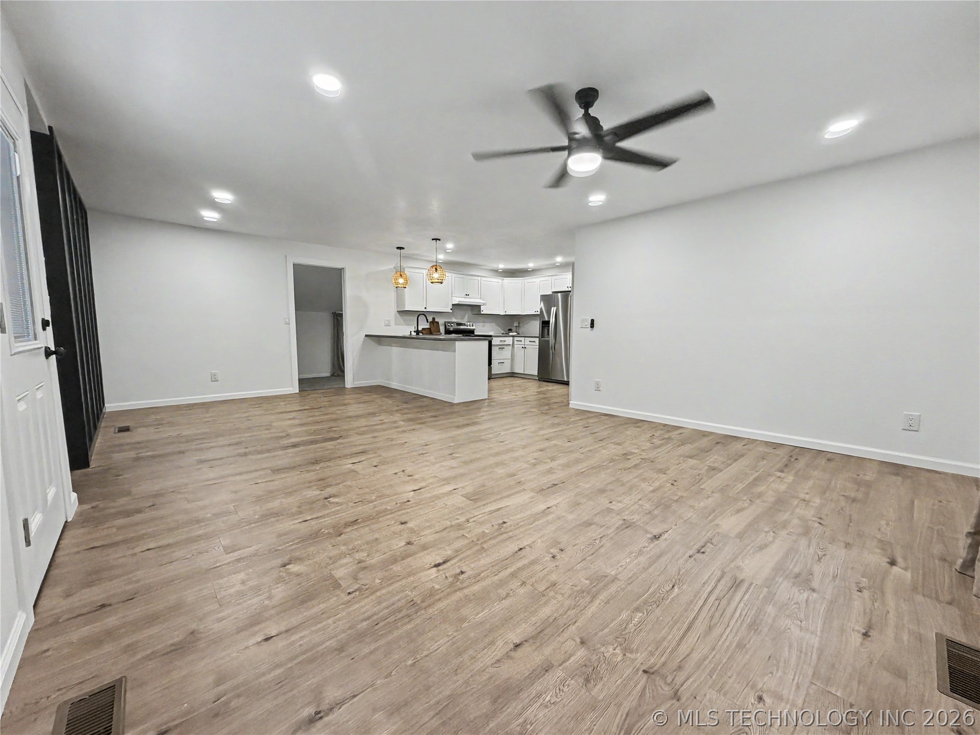 226 E Cedar Street Property Photo 6