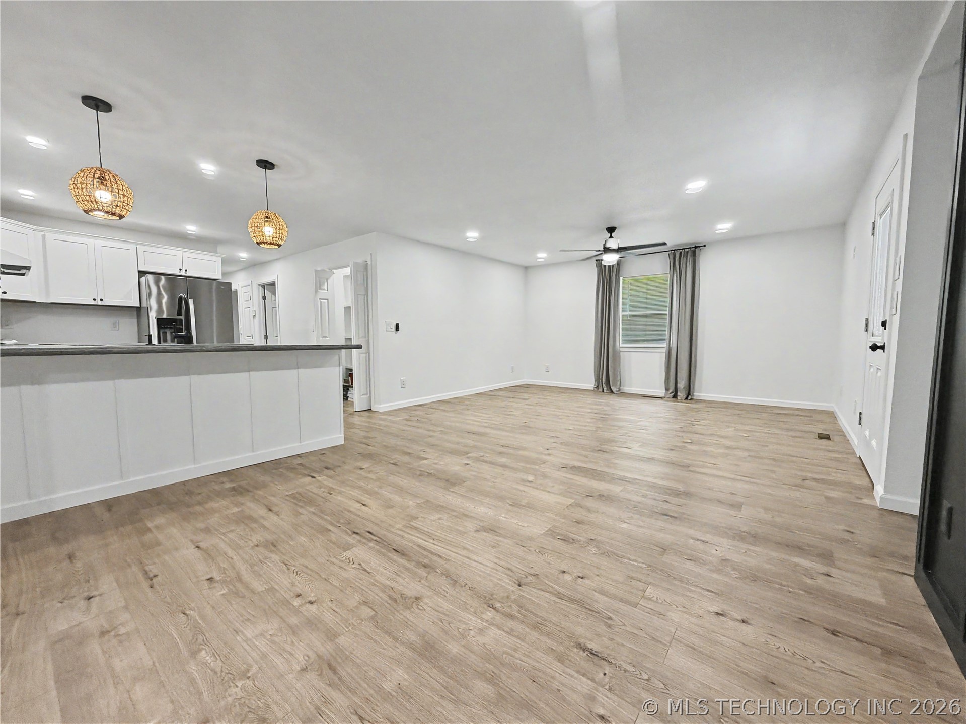 226 E Cedar Street Property Photo 8