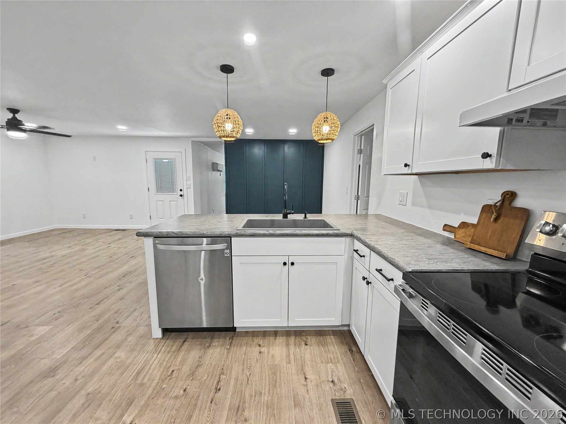 226 E Cedar Street Property Photo 11
