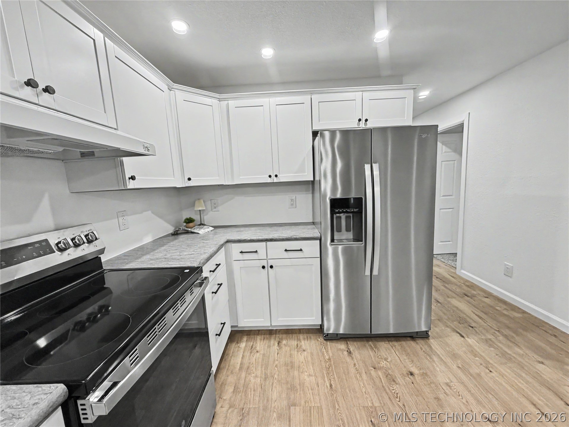 226 E Cedar Street Property Photo 13