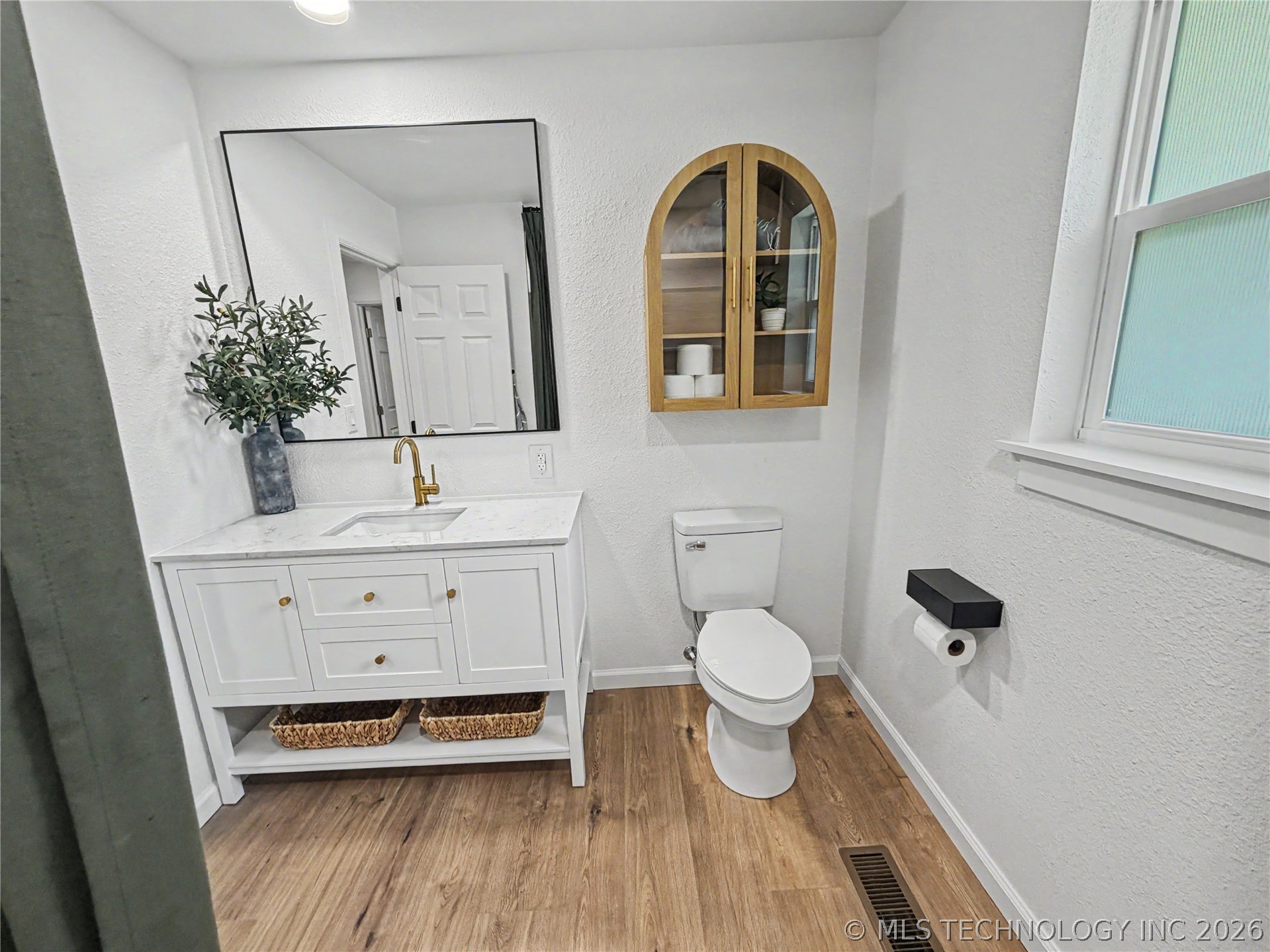 226 E Cedar Street Property Photo 18