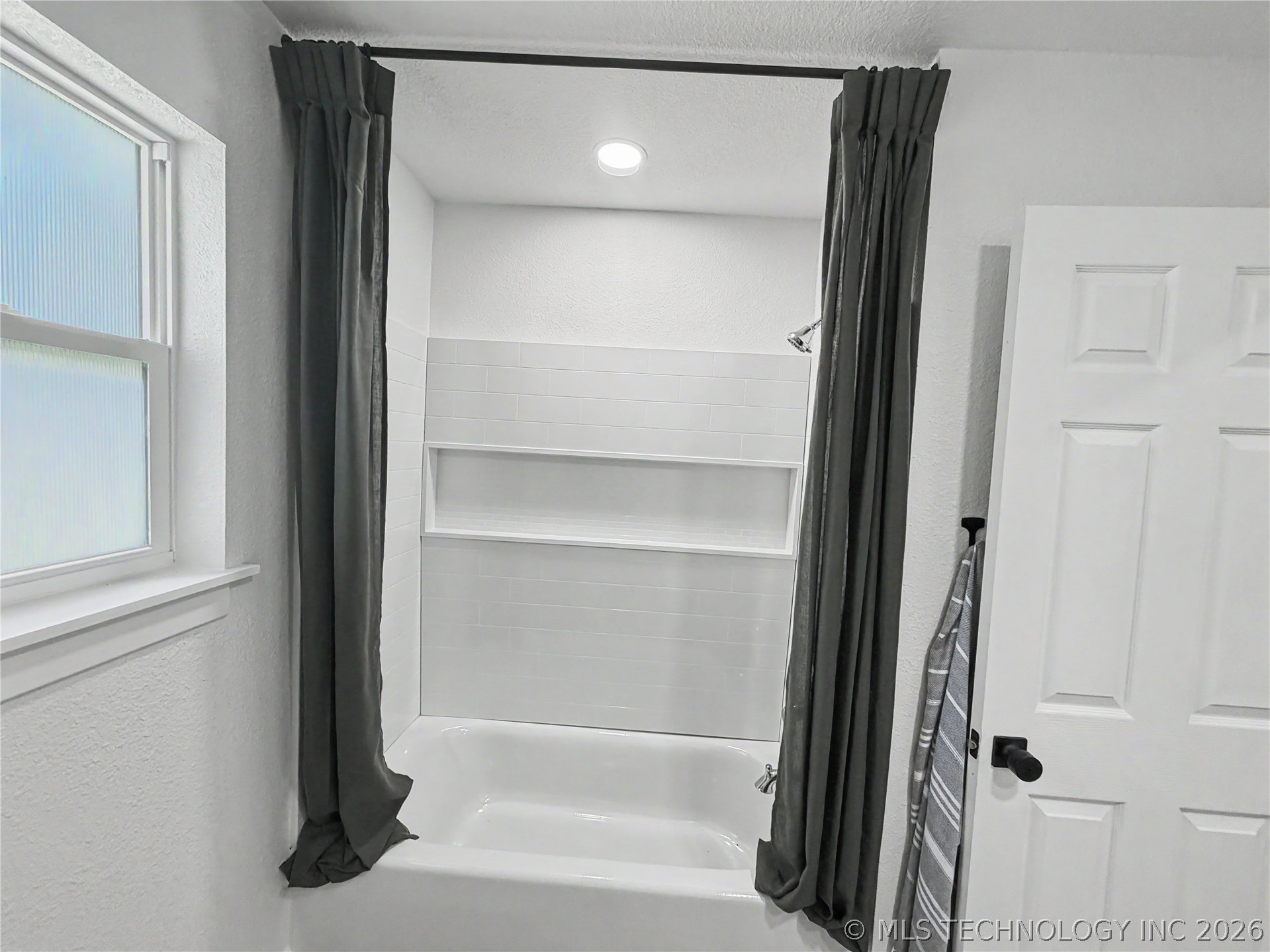 226 E Cedar Street Property Photo 19