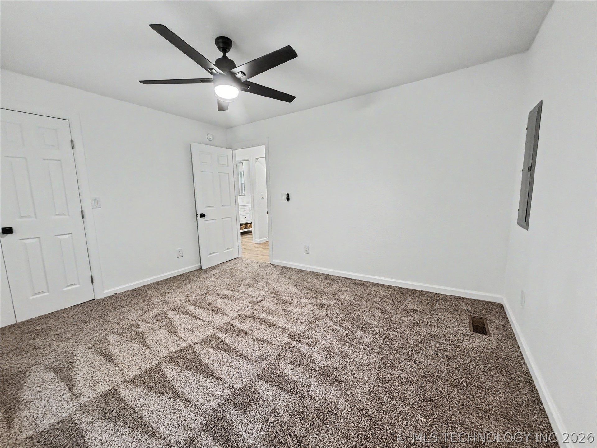 226 E Cedar Street Property Photo 26