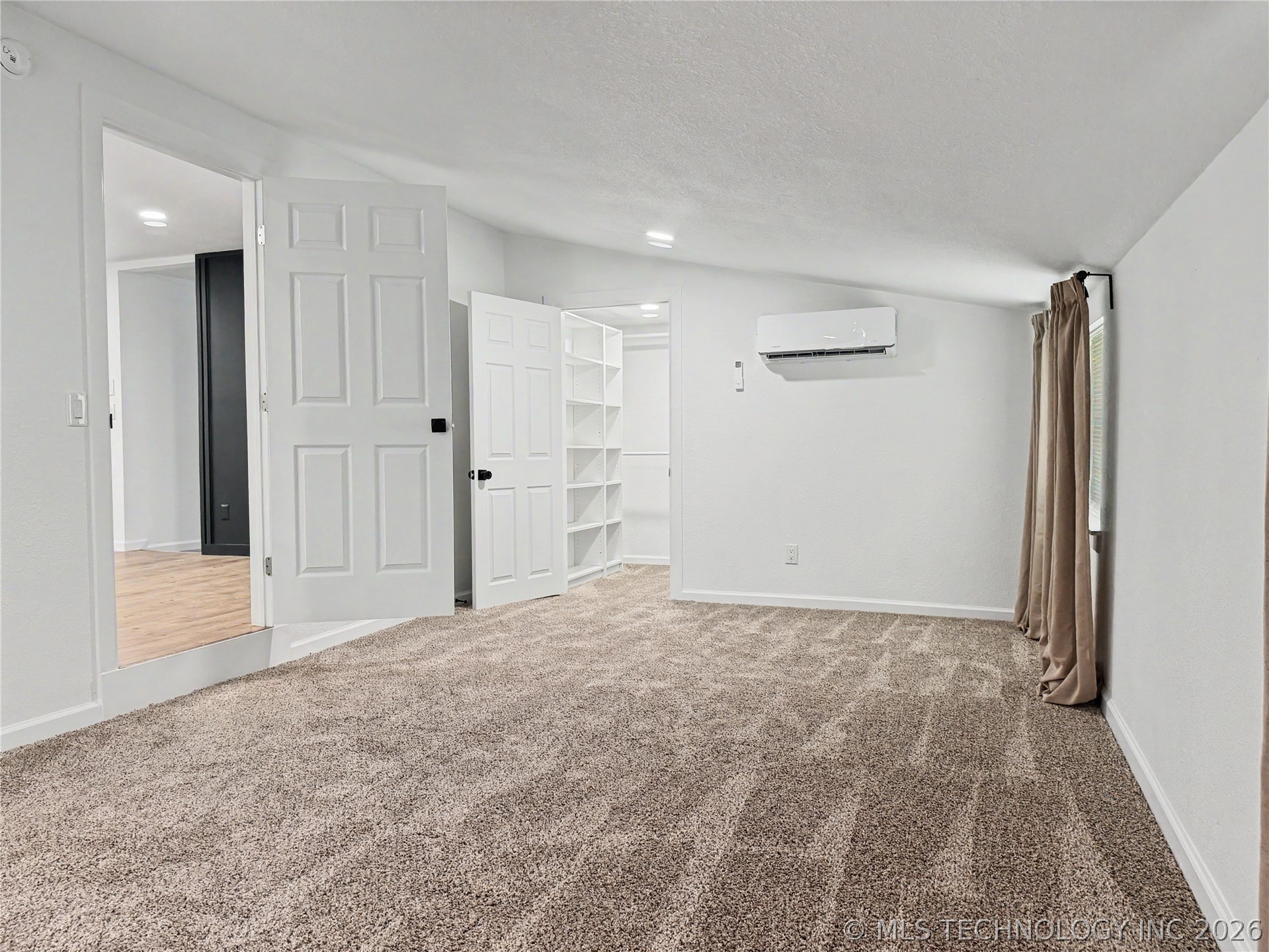226 E Cedar Street Property Photo 30