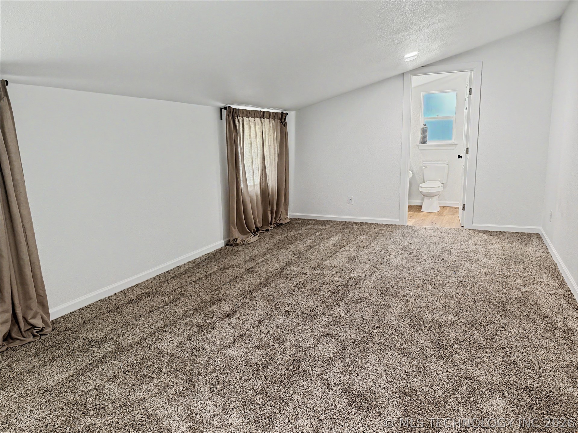 226 E Cedar Street Property Photo 31