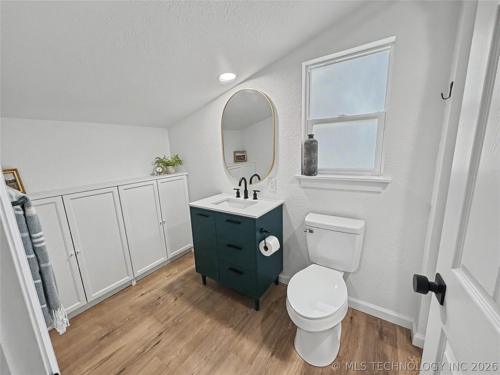 226 E Cedar Street Property Photo 32