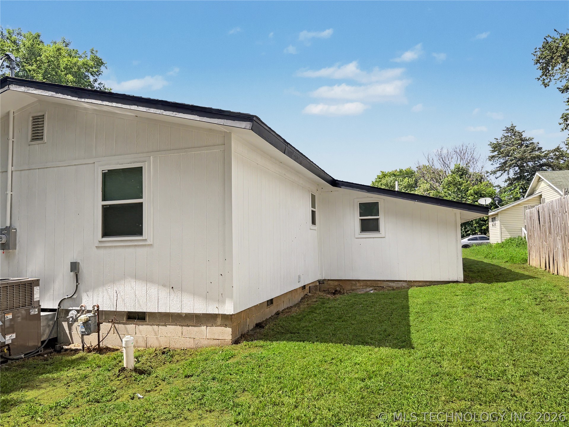 226 E Cedar Street Property Photo 38
