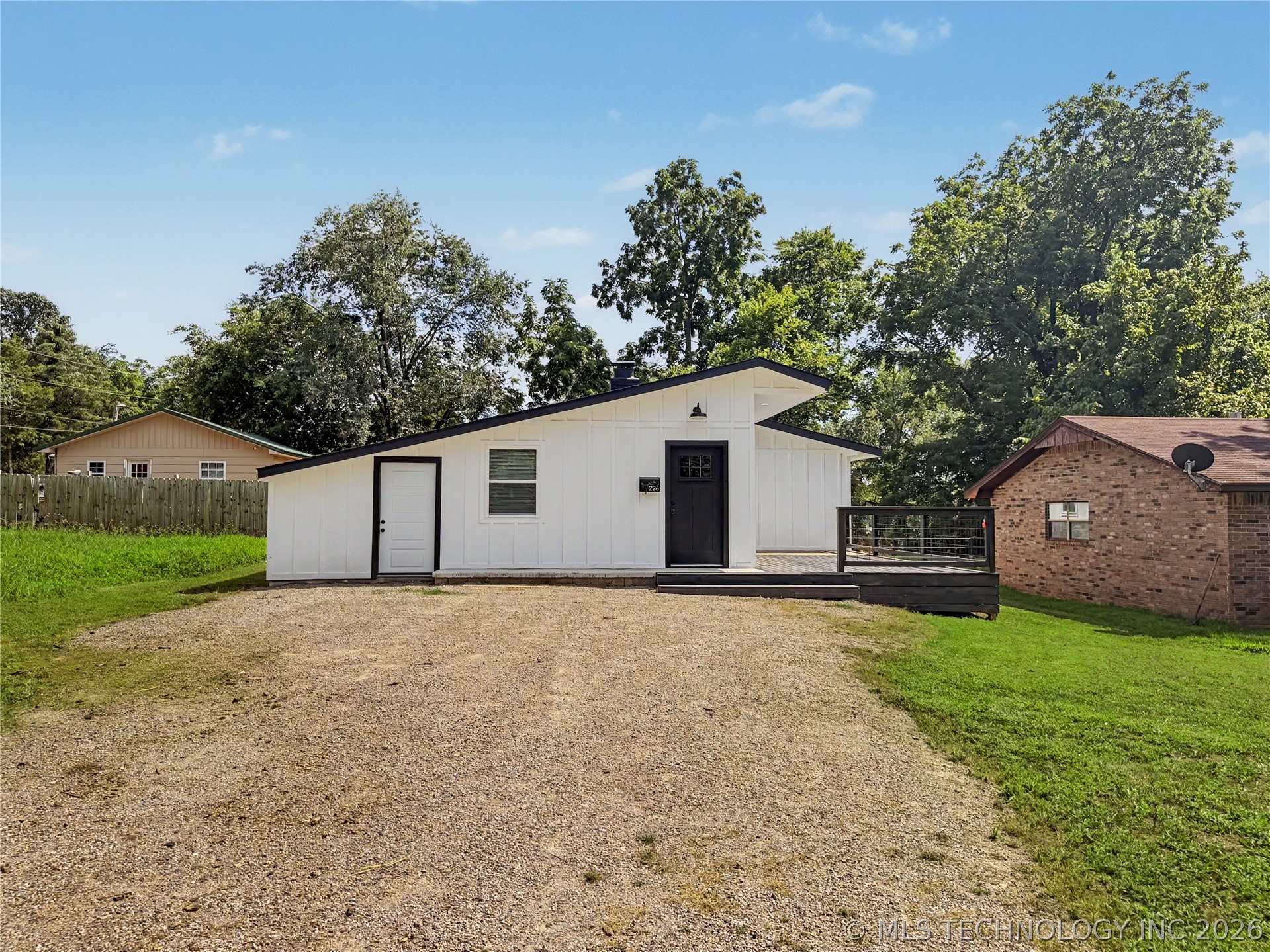 226 E Cedar Street Property Photo 42