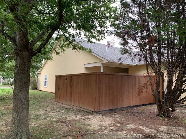8410 E 74th Court Property Photo 3