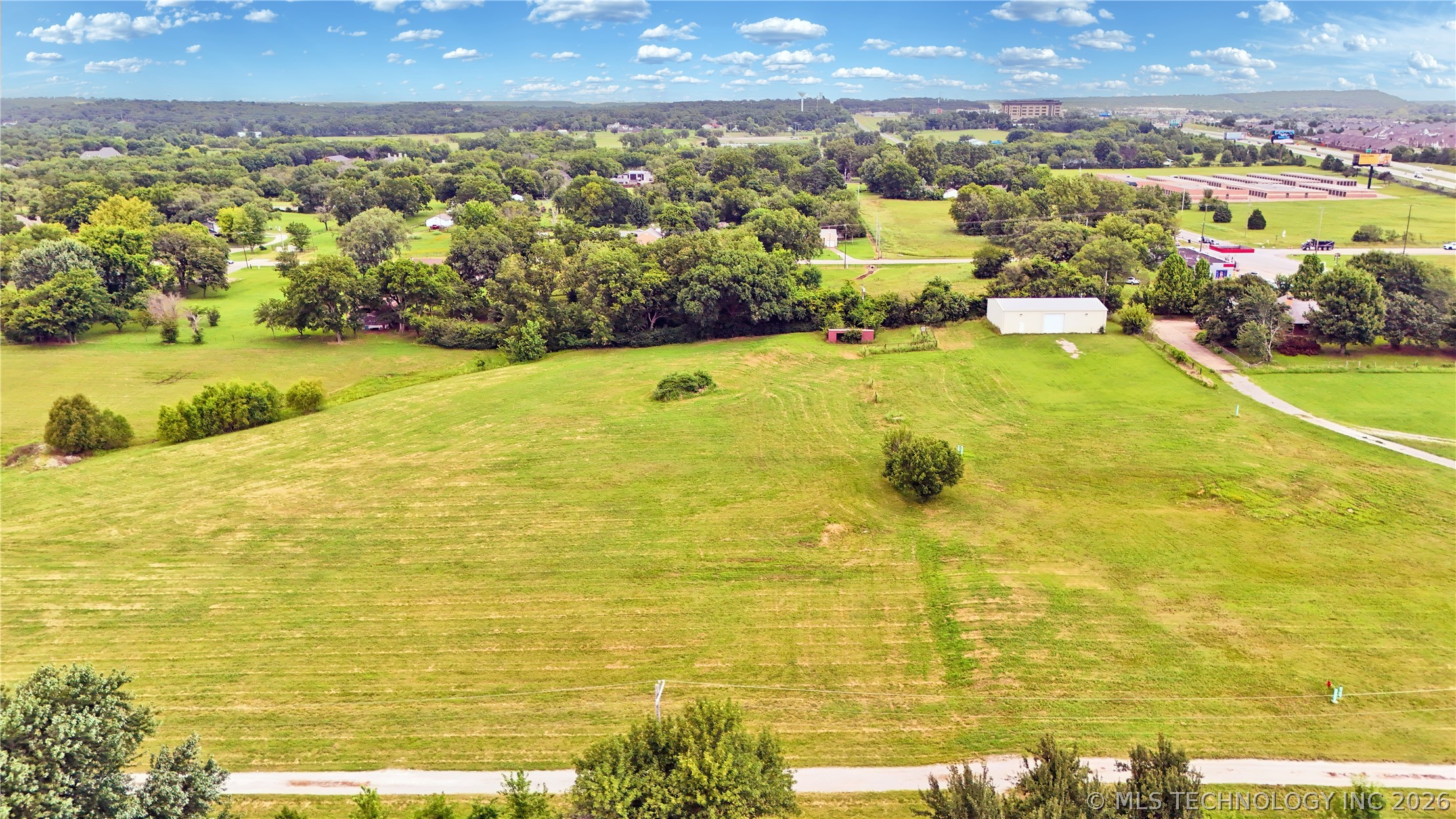 S Union Avenue S Property Photo 17