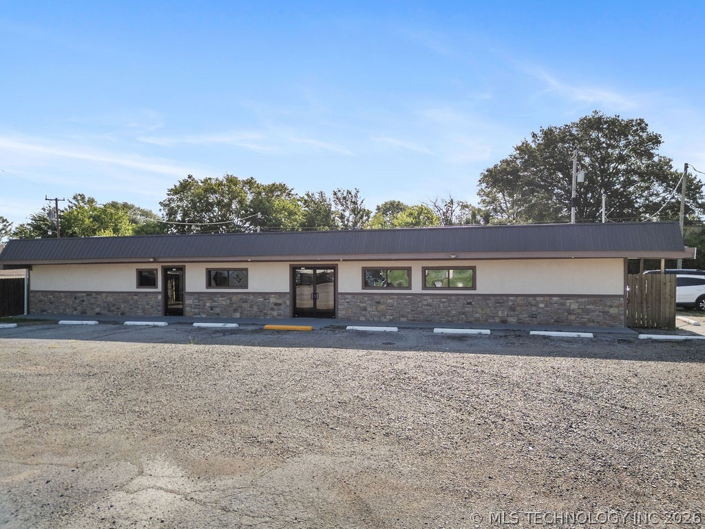 1550 S Virginia Avenue Property Photo 2