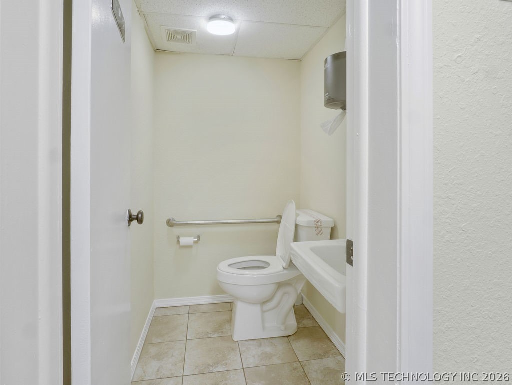 1550 S Virginia Avenue Property Photo 10